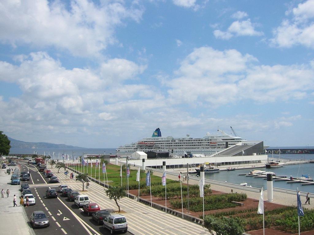 Solmar Alojamentos Ponta Delgada  Ngoại thất bức ảnh
